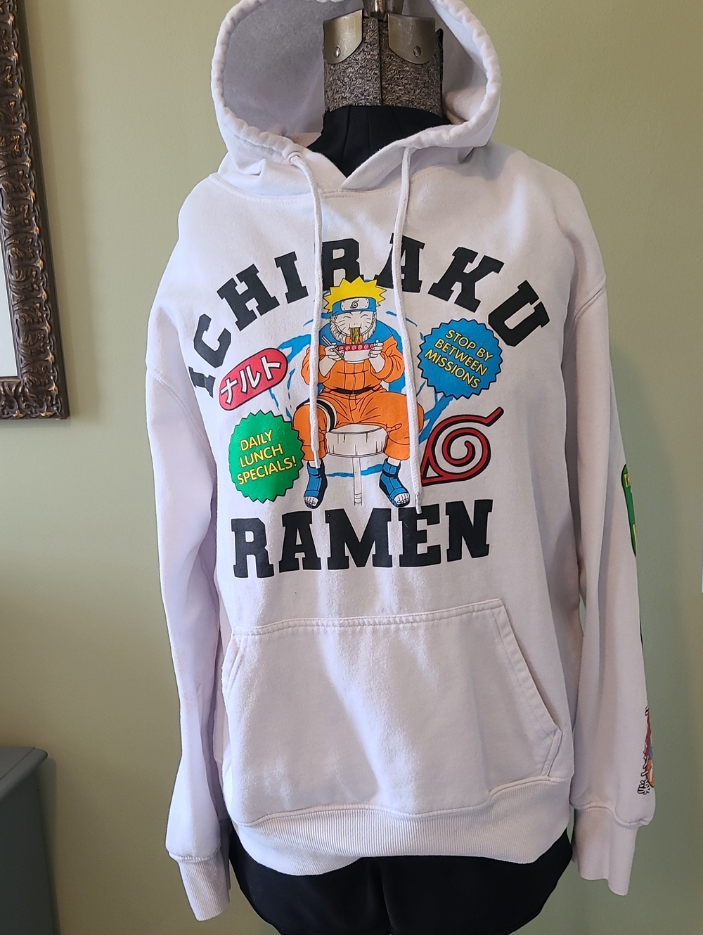 Naruto Graphic Sweatshirt - White Size Large